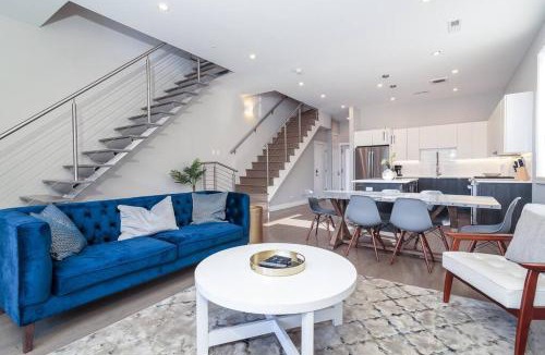 River North House | 2 Newly Built Luxury Condos with Private Roofdeck