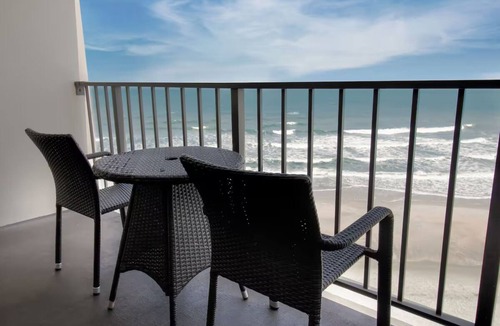 Pawleys Island Hotel | 2 Oceanfront Rooms w/Balcony & Easy Beach Access Near Pawleys