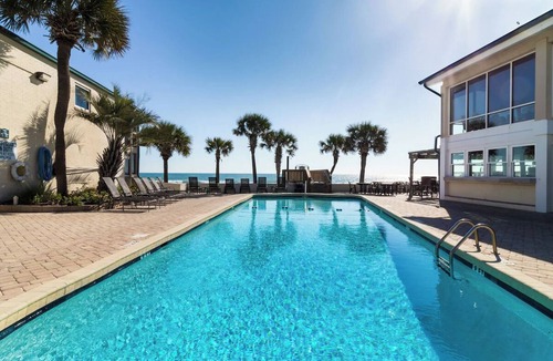 Pawleys Island Hotel | 2 Oceanfront Rooms w/Balcony & Easy Beach Access Near Pawleys