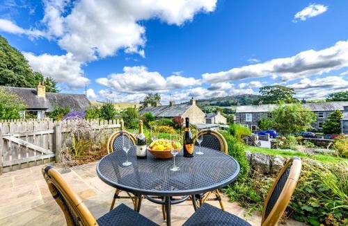 Austwick Apartment | 2 Orchard Leigh