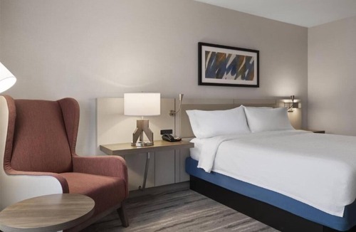 Albuquerque Hotel | 2 pairs stay | 1 unit each with king size bed + Indoor Pool, Gym and Breakfast