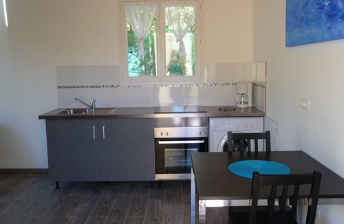 Montaud Cottage | 2 people standing cottage with garden pool