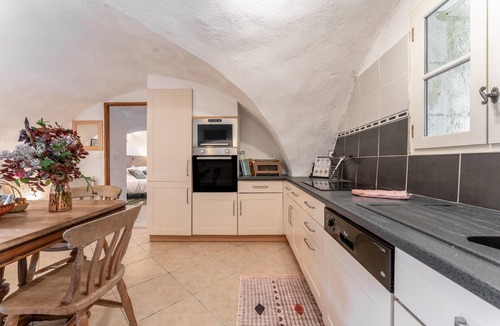 Lussan Cottage | 2-person gîte with Gardoise vault in a restored 16th-century mas, 15 km from Uzès