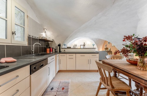 Lussan Cottage | 2-person gîte with Gardoise vault in a restored 16th-century mas, 15 km from Uzès