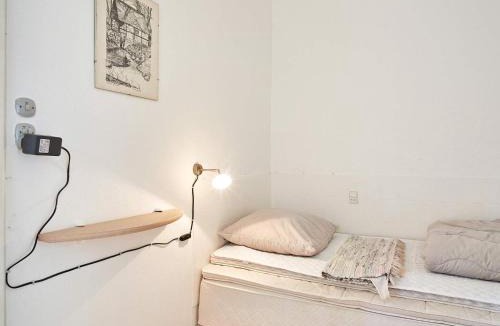 Oster Somarken House | 2 person holiday home in Aakirkeby-By Traum