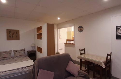 Vittel Apartment | 2-PERSON STUDIO NEAR THE SPA