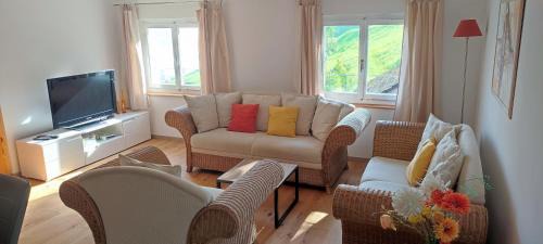 Beckenried Apartment | 2 Personen, Seesicht, ruhig, Balkon, Gartensitzplatz