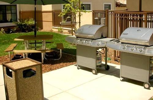 Thousand Oaks House | 2 Pet-friendly Accommodations with Kitchenettes! Pool Access, Pets are Welcome!