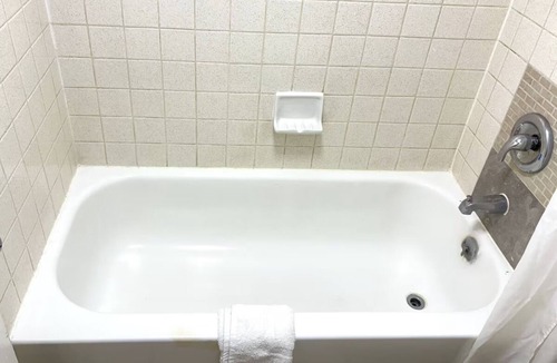 Victoria Hotel | 2 Pet-Friendly Rooms, w/Free Parking! Museum of the Coastal Bend - 3.5mi away