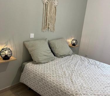 Montlucon Apartment | 2 pièces avec jardin