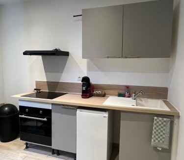 Montlucon Apartment | 2 pièces avec jardin