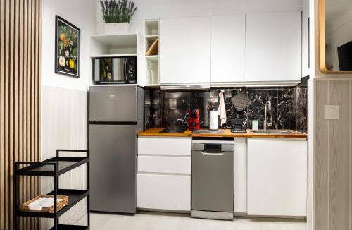 La Celle-sous-Gouzon Apartment | 2 Pièces Bord de Mer avec Jardin