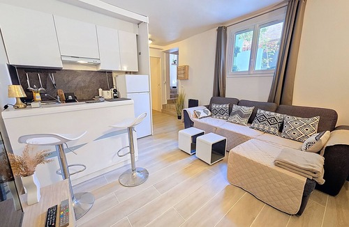 Asnieres-sur-Seine Apartment | 2 pieces Metro close code access