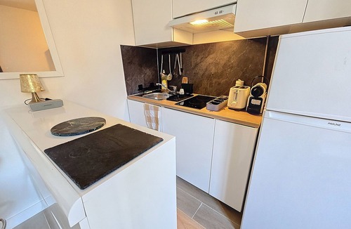 Asnieres-sur-Seine Apartment | 2 pieces Metro close code access