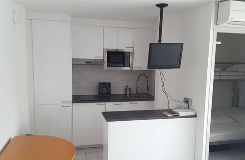 La Petite Motte Apartment | 2 pieces The Golden Cypress