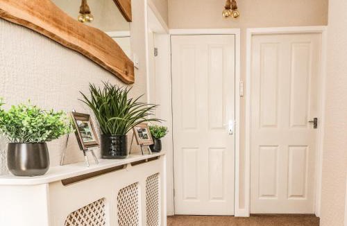 Garstang House | 2 Pine Grove