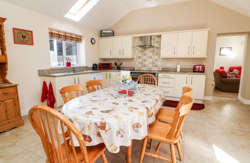 Ryther Cottage | 2 PINES FARM COTTAGES, family friendly, with open fire in Tadcaster