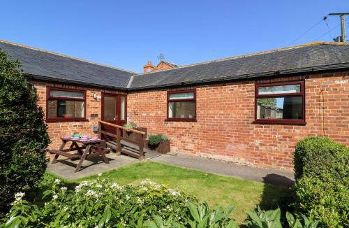 Ryther House | 2 Pines Farm Cottages