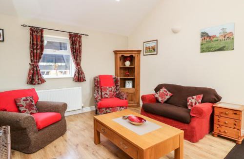 Ryther House | 2 Pines Farm Cottages