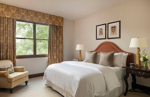 Uptown Hotel | 2 Premier Suite Pool View Balcony | Hotel Granduca | Near High-End Shopping