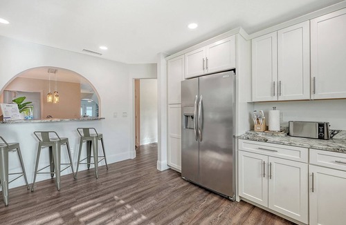 Whitfield House | 2 Primary Suites | FREE Pool Heat | Spring Break Available | Great Beaches