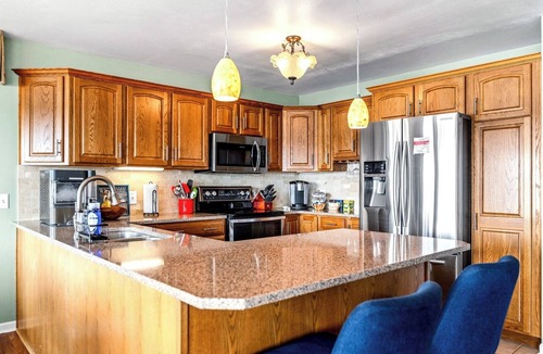 Twin Lake House | 2 Private Beaches Hot Tubs Pet Friendly 24 guests