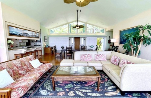 Hakalau House | 2 Private Oceanfront Homes on Tropical 2 Acres!