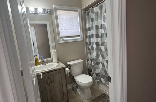 Napanee House | 2 Private Rooms in Quiet & Clean Home | Sleeps 3