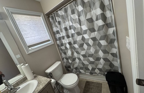 Napanee House | 2 Private Rooms in Quiet & Clean Home | Sleeps 3