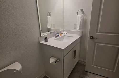 Haslet House | 2 private rooms upstairs in a 4-bedroom house with AC. its not for entire house