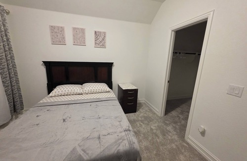 Haslet House | 2 private rooms upstairs in a 4-bedroom house with AC. its not for entire house