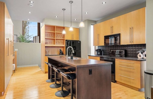 Ramsay House | 2 Private Suites | Near Saddledome, Events, Core