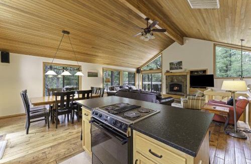 Sunriver House | 2 Quail Home Private Hot Tub