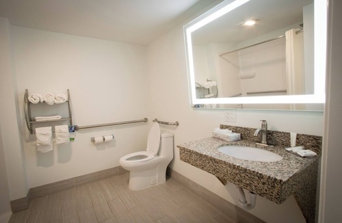 Henderson Hotel | 2 Queen Accessible NS Pet-Friendly