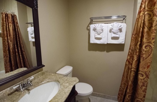 Dartmouth Hotel | 2 Queen Bed – Room 3 - Hearthstone Inn Boutique Hotel Halifax – Dartmouth