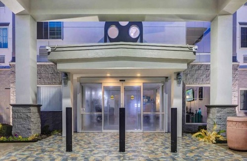 Balch Springs Apartment | 2 Queen Beds | Mobil Access Tub Nsmk Micfridg