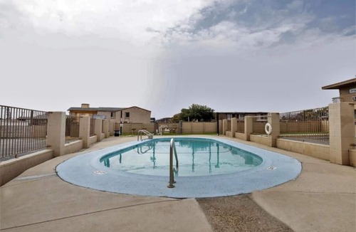 West San Antonio Hotel | 2 Queen Beds, Near Lackland AFB & SeaWorld Perfect for Business or Leisure Trips