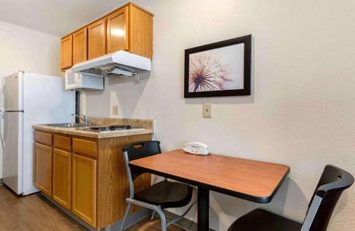 El Dorado West Apartment | 2 Queen Beds |Non-Smoking, Kitchen