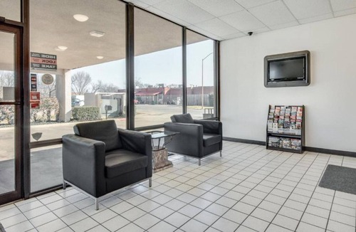 Longview Apartment | 2 Queen Beds | Non-Smoking, Micfridge