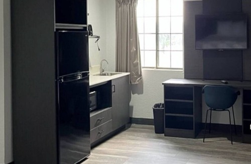 Little Rock Apartment | 2 Queen Beds|Nsmk,Micfridge
