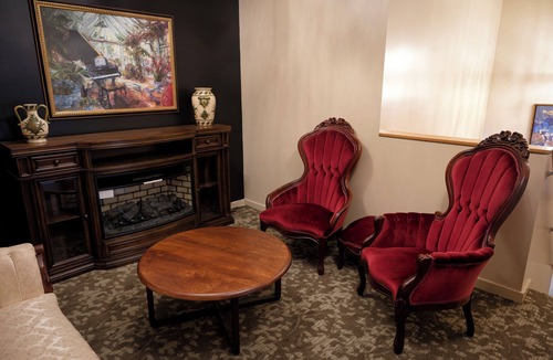 Liscomb Hotel | 2 Queen Beds + Private Balcony