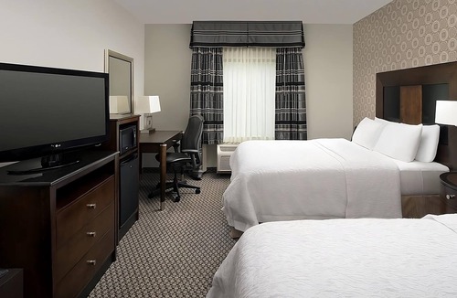 Athens Hotel | 2 QUEEN BEDS STUDIO SUITE W/SOFABED NONSMOK