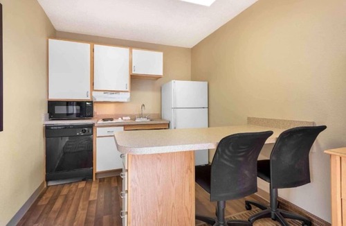 Malvern Apartment | 2 QUEEN BEDS | SUITE, NSMK, KITCHEN