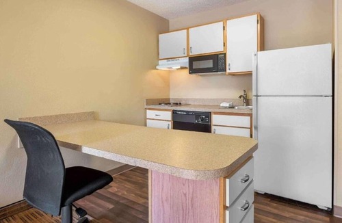 Malvern Apartment | 2 QUEEN BEDS | SUITE, NSMK, KITCHEN