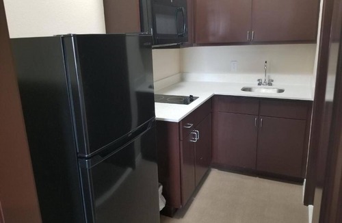 Bay City Hotel | 2 Queen Kitchenette, Scottish Inns & Suites, Full-Size Fridge, Great Location