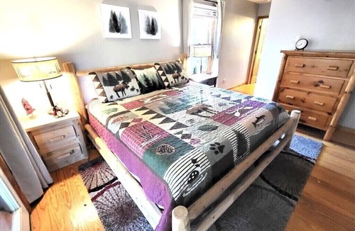 Ellijay Resort | 2 River Front Cabins side by side! 7th night free! Ask host