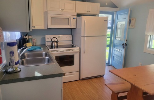 Cape Neddick Bed & Breakfast | 2 River Road Inn & Cottages