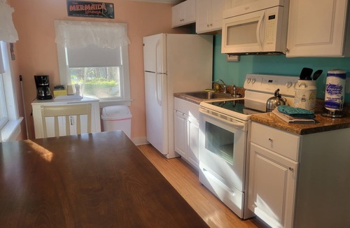 Cape Neddick Bed & Breakfast | 2 River Road Inn & Cottages