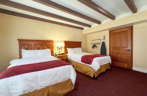 Western Division Hotel | 2 Riverside Suite with Two Pools, Hot Tub, Airport Shuttle & EV Chargers