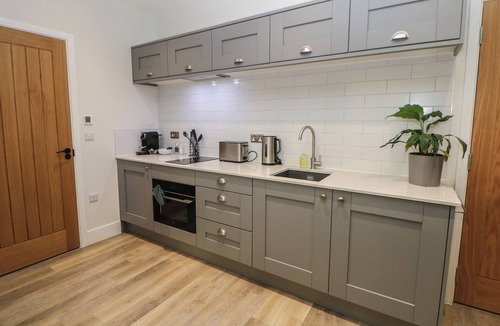 Stoney Middleton Cottage | 2 Rock Mill Holiday Apartments